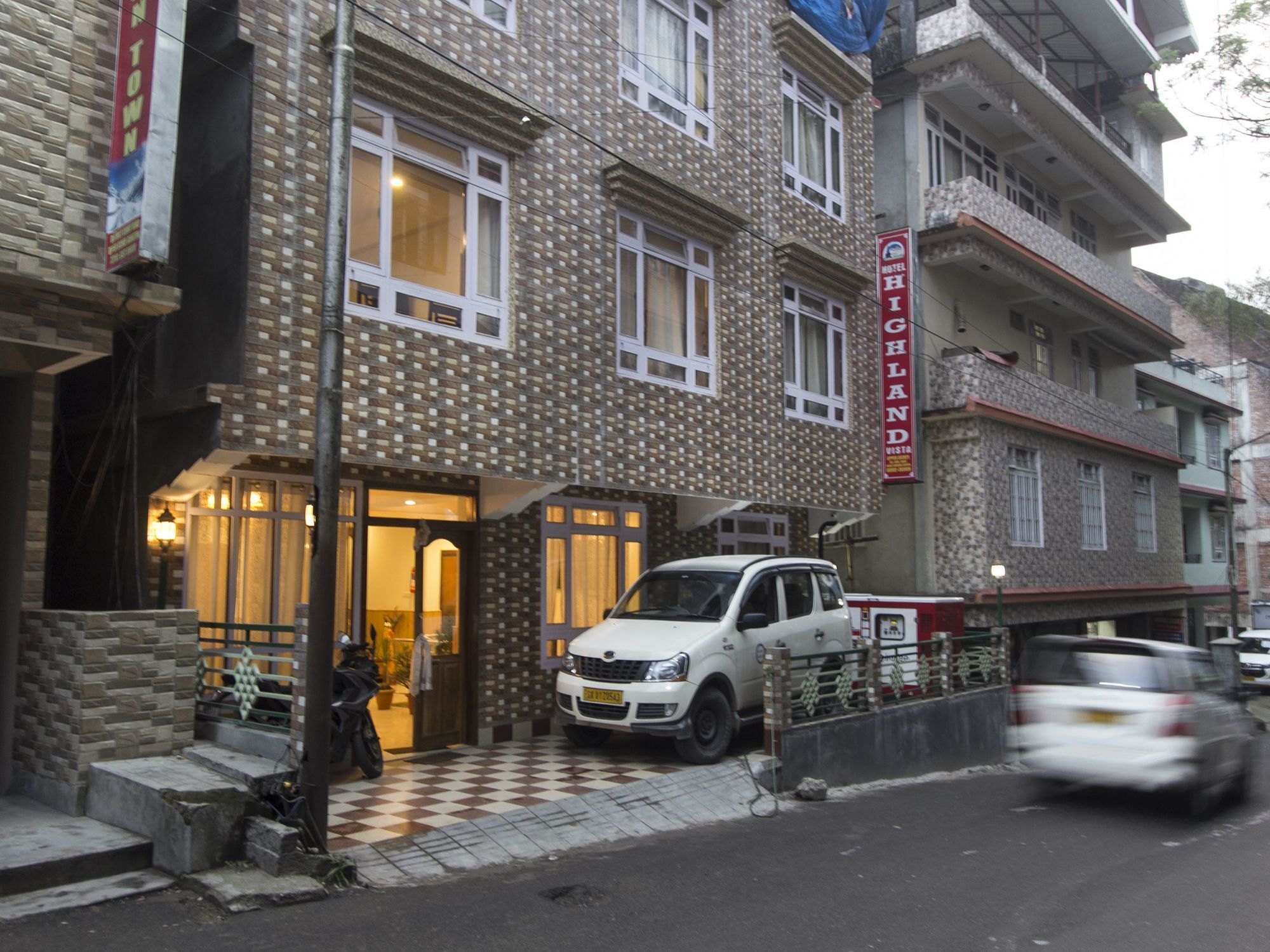 Collection O 14341 Hotel Highland Vista 강토크 외부 사진